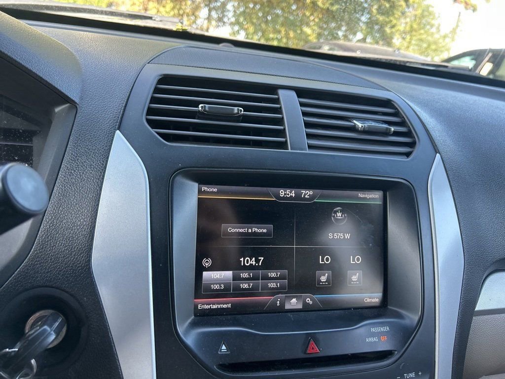 2015 Ford Explorer XLT photo 25