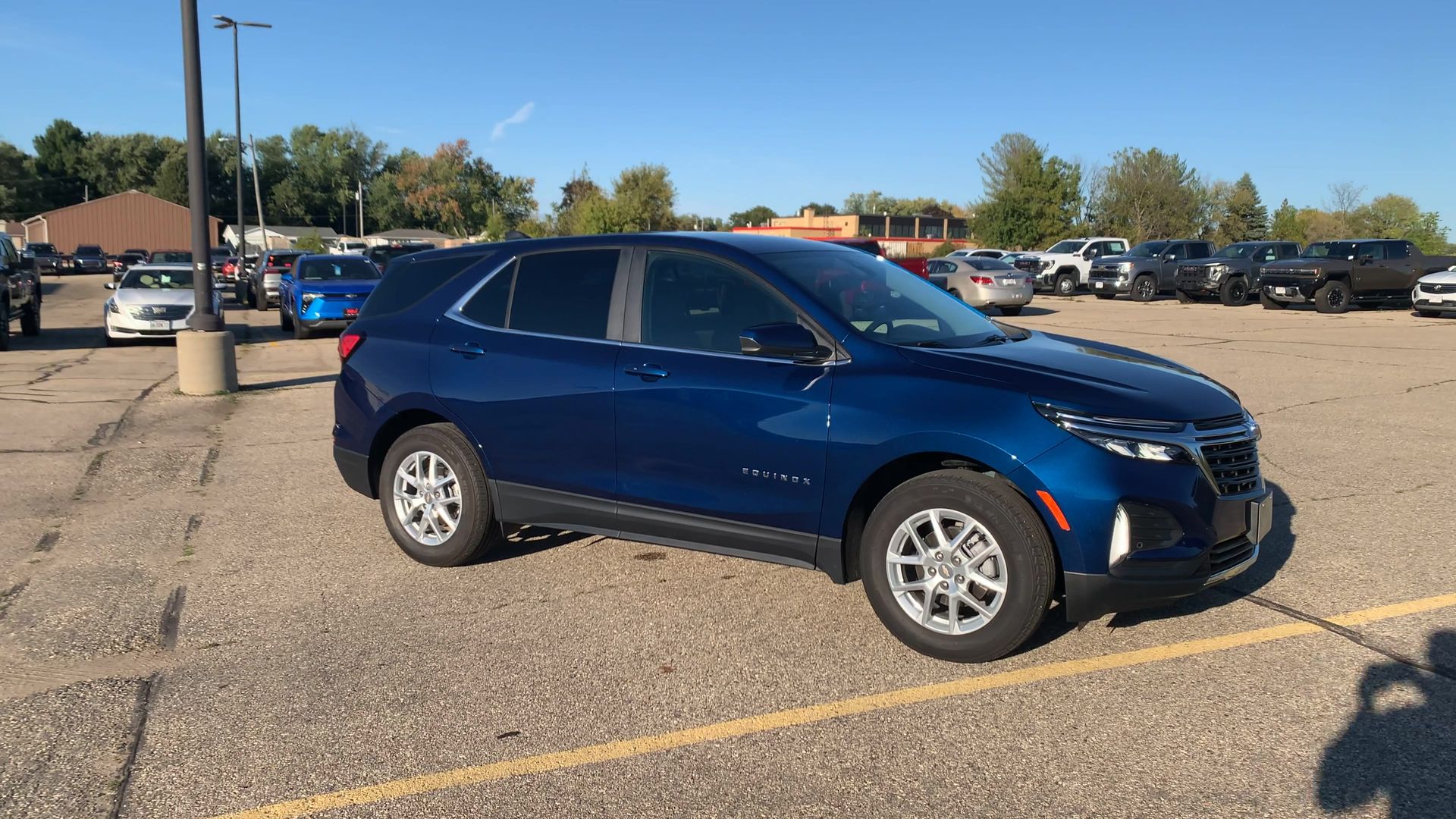 2023 Chevrolet Equinox photo 2