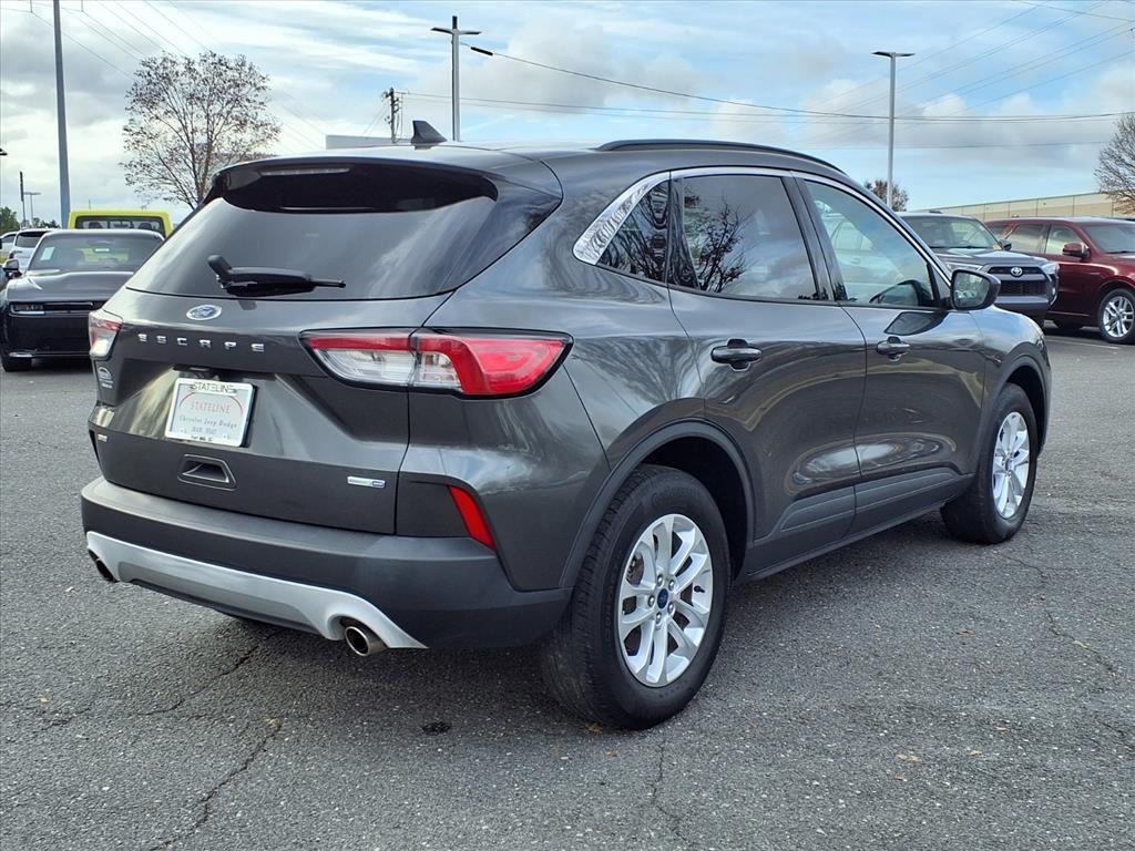 2020 Ford Escape SE photo 4