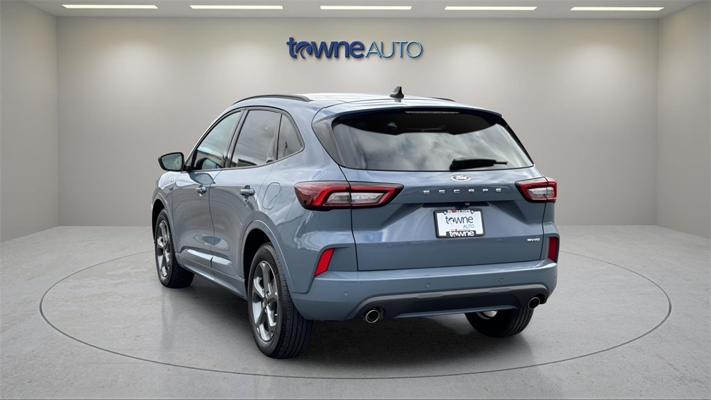2023 Ford Escape ST-Line photo 3