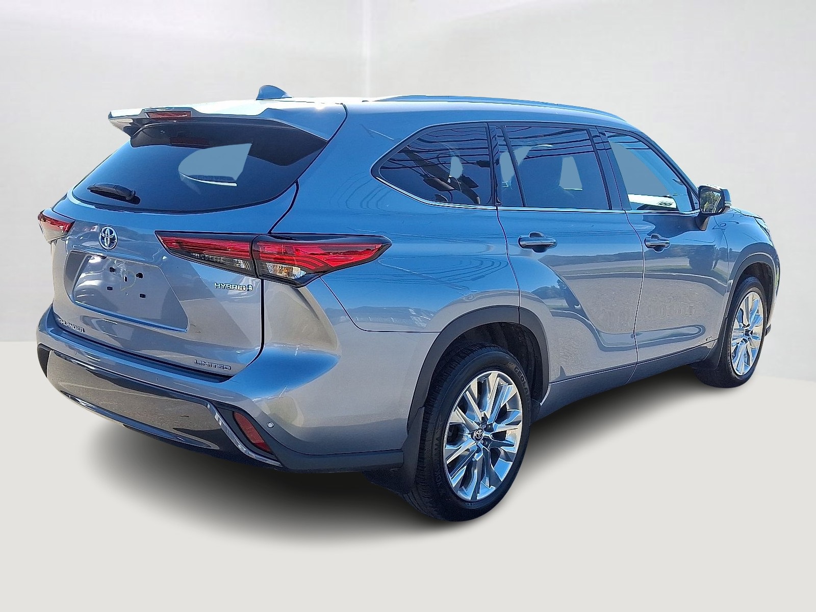 2022 Toyota Highlander Hybrid Limited photo 4