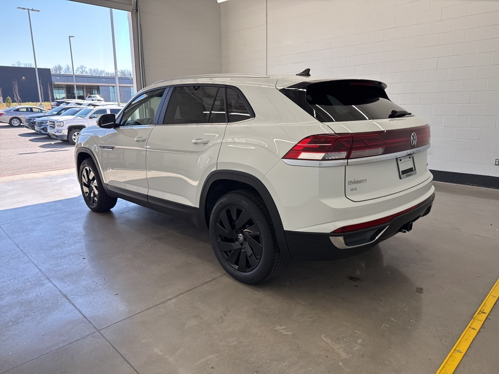 2025 Volkswagen Atlas Cross Sport SE Technology photo 3