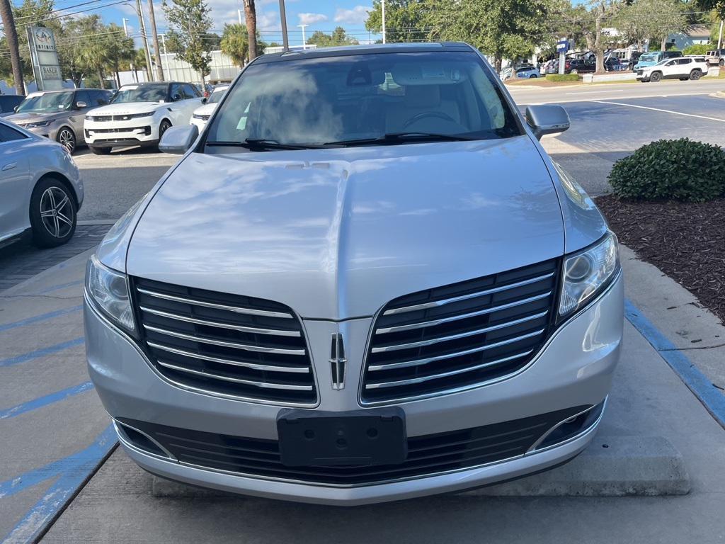 2019 Lincoln MKT Reserve photo 2