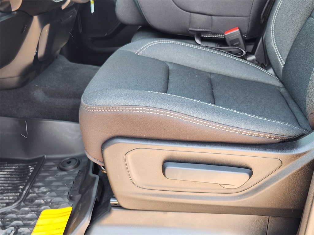 2026 Ram 1500 Warlock photo 17