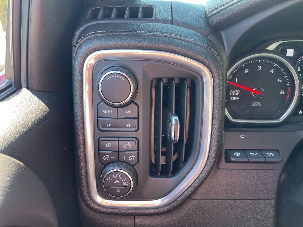 2019 Chevrolet Silverado 1500 High Country photo 12