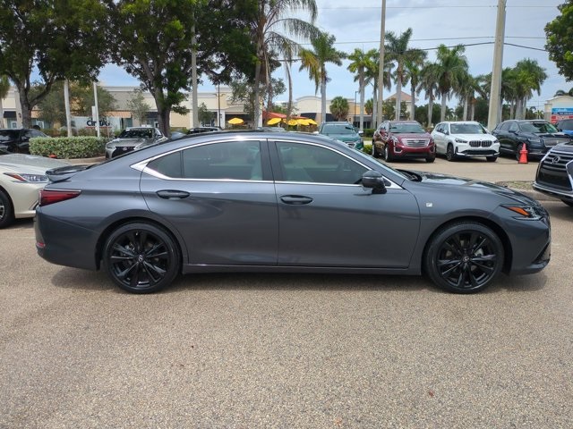 2024 Lexus ES 300h F SPORT Handling photo 3