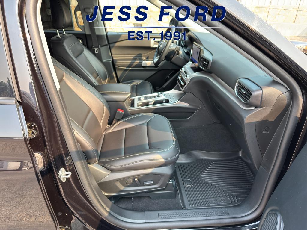 2024 Ford Explorer XLT photo 13