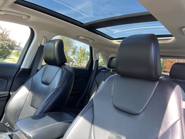 2022 Ford Edge Titanium photo 17