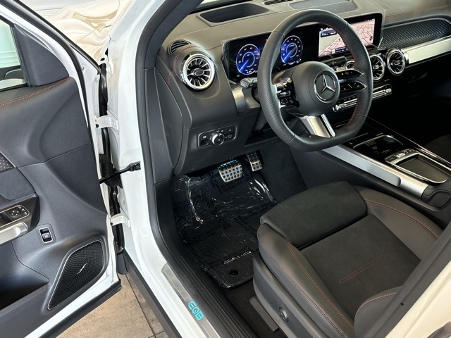 2025 Mercedes Benz EQB 350 4MATIC photo 12