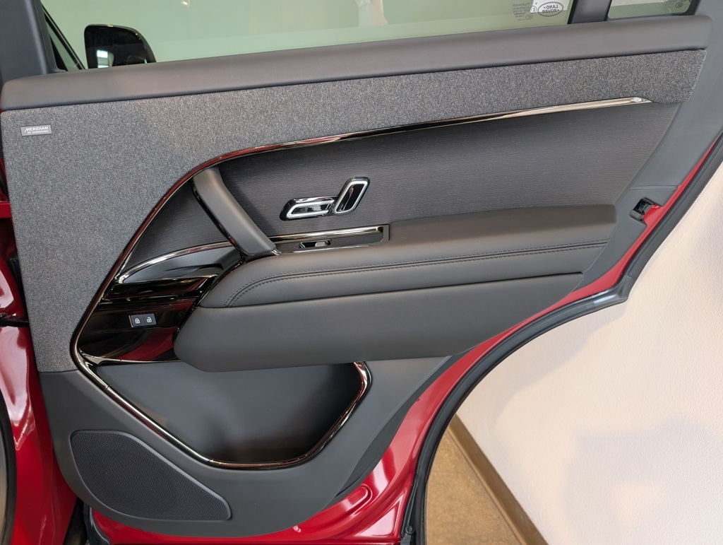 2025 Land Rover Range Rover Sport SE photo 25