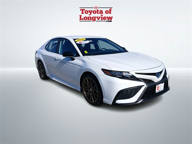 2024 Toyota Camry SE's photo