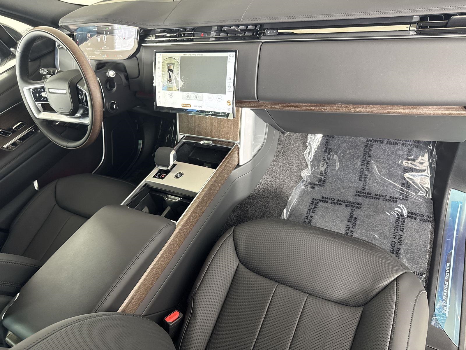 2025 Land Rover Range Rover SE photo 34