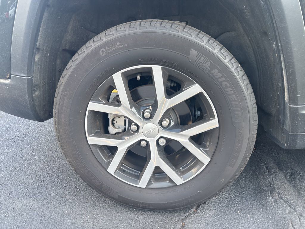 2023 Jeep Grand Cherokee Limited photo 3