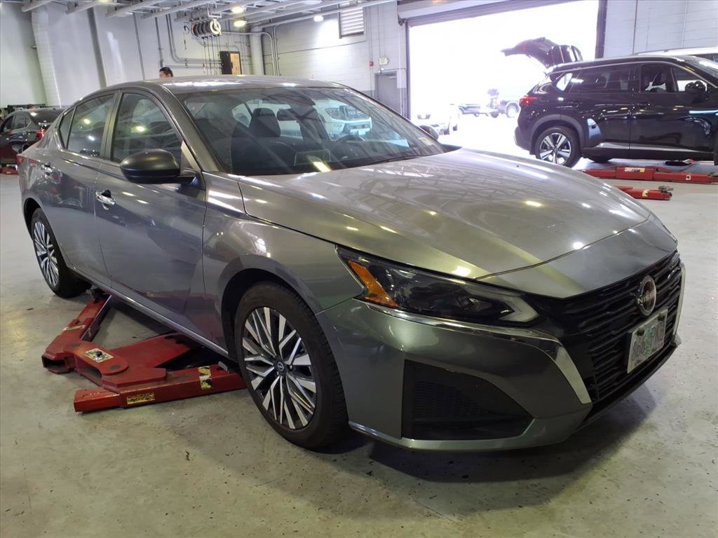 2024 Nissan Altima 2.5 SV photo 3