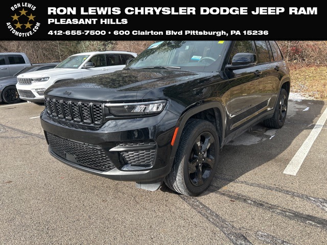 2023 Jeep Grand Cherokee Altitude's photo