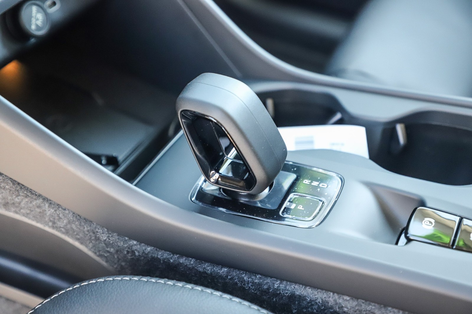 2025 Volvo XC40 Core photo 21