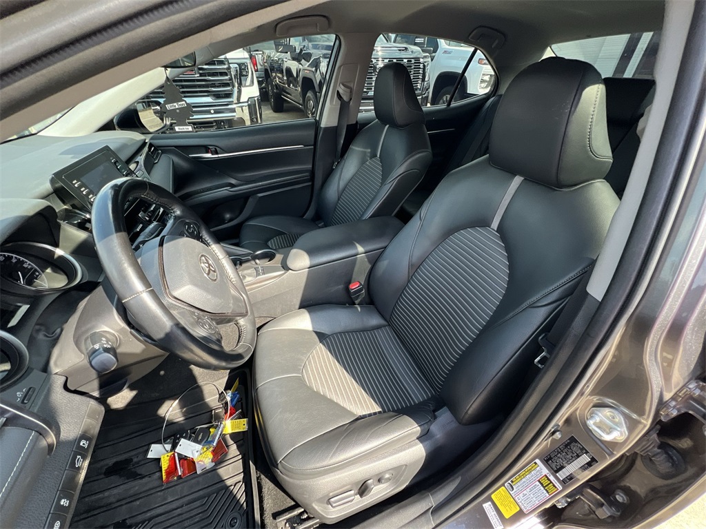 2022 Toyota Camry SE photo 24