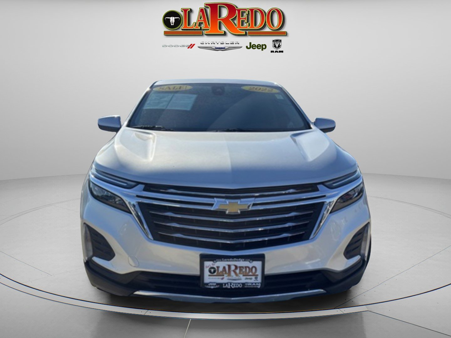 2022 Chevrolet Equinox LT photo 2