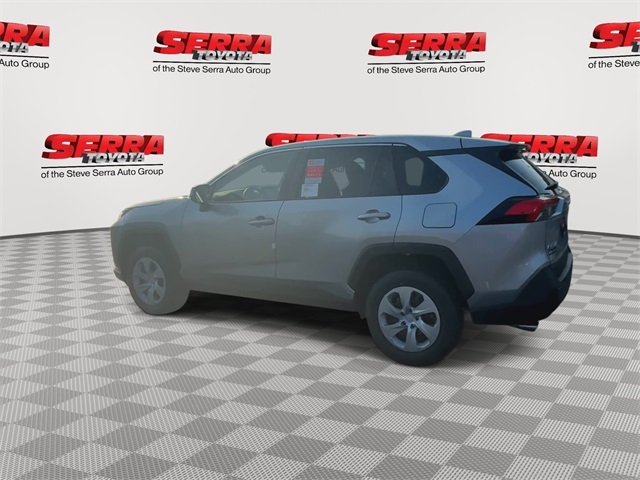 2025 Toyota RAV4 LE photo 7