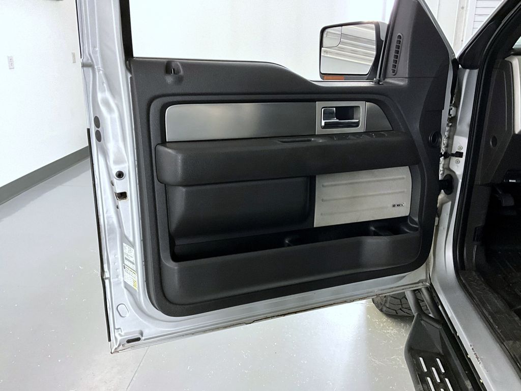 2013 Ford F-150 FX4 photo 9