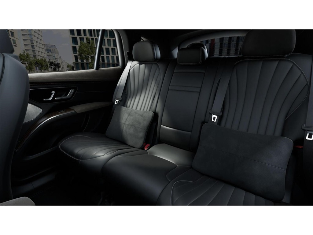 2025 Mercedes Benz EQS SUV 450 4MATIC photo 5