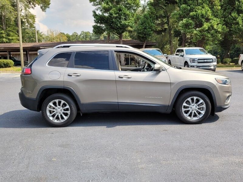 2019 Jeep Cherokee Latitude photo 10