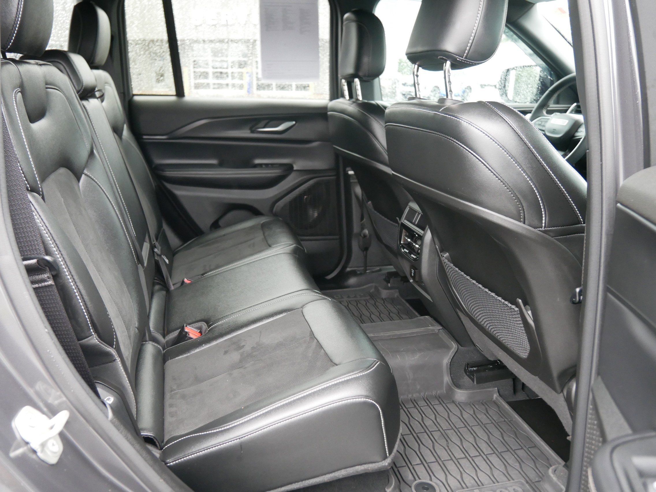 2024 Jeep Grand Cherokee Altitude X photo 12