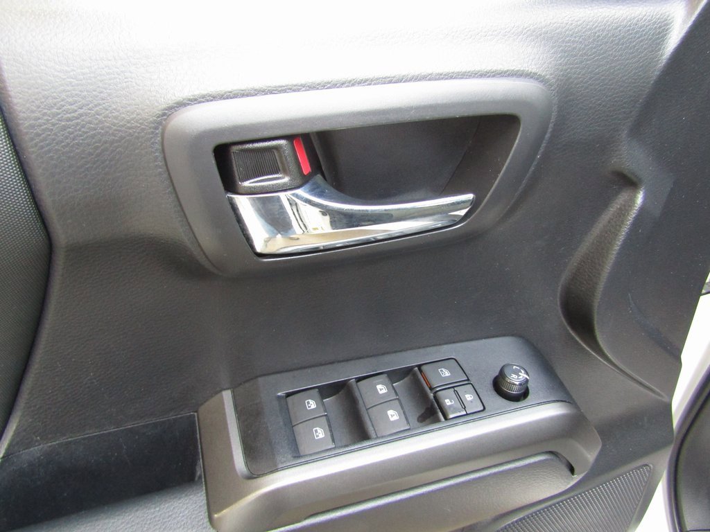 2023 Toyota Tacoma Double Cab V6 photo 16