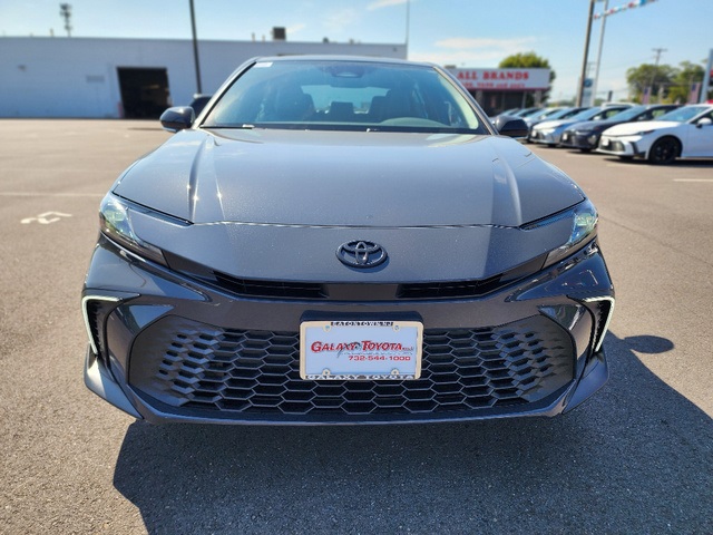 2025 Toyota Camry SE photo 2