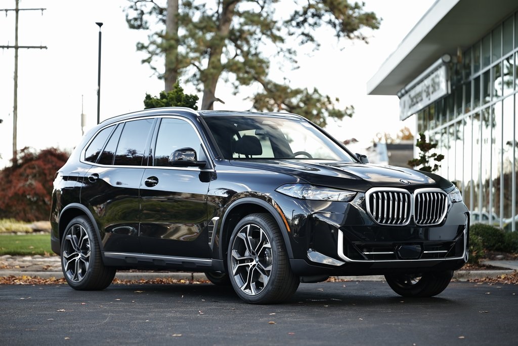 2026 BMW X5 50e's photo
