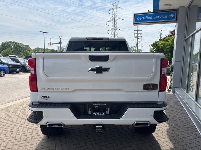 2025 Chevrolet Silverado 1500 RST photo 3