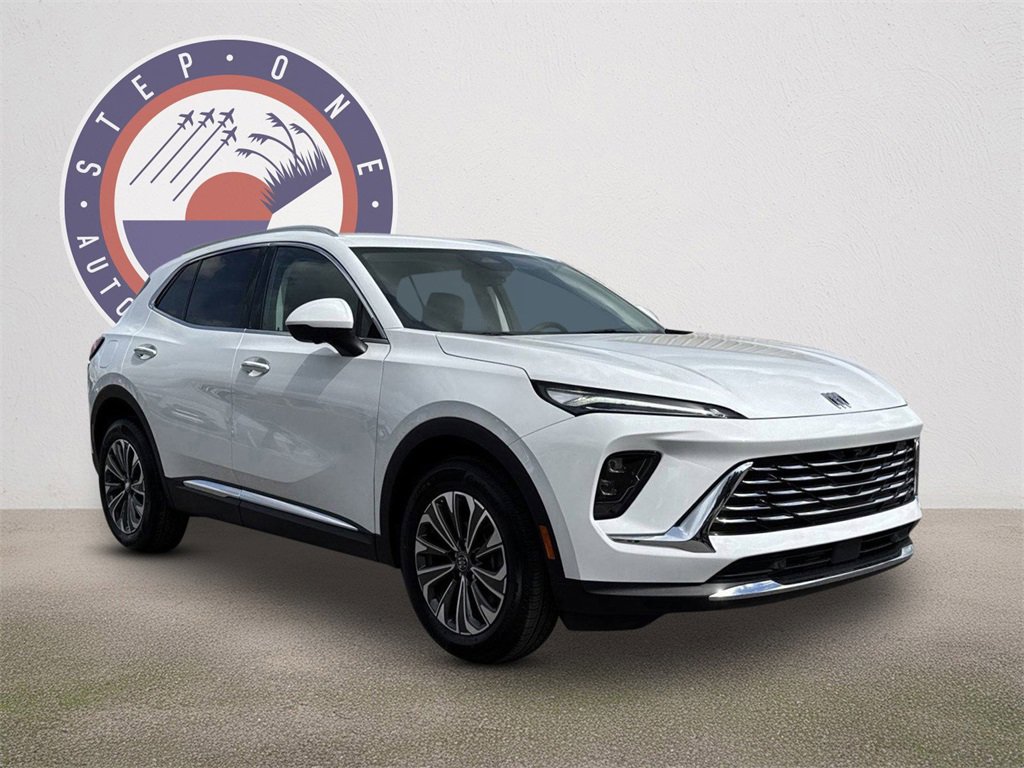 2025 Buick Envision Preferred's photo