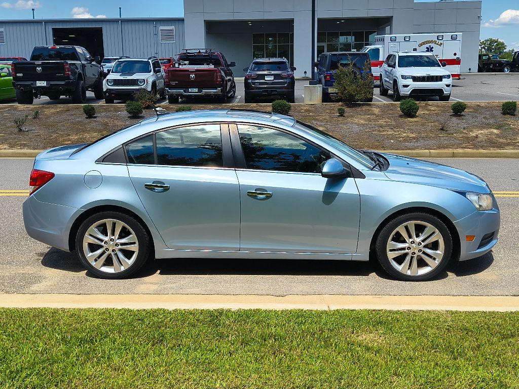 2011 Chevrolet Cruze LTZ photo 8