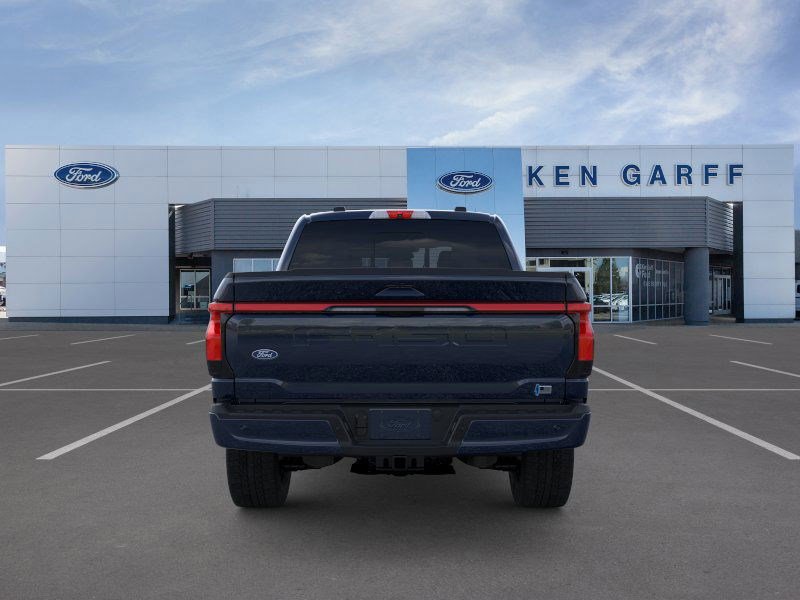 2025 Ford F-150 Lightning Lariat photo 4