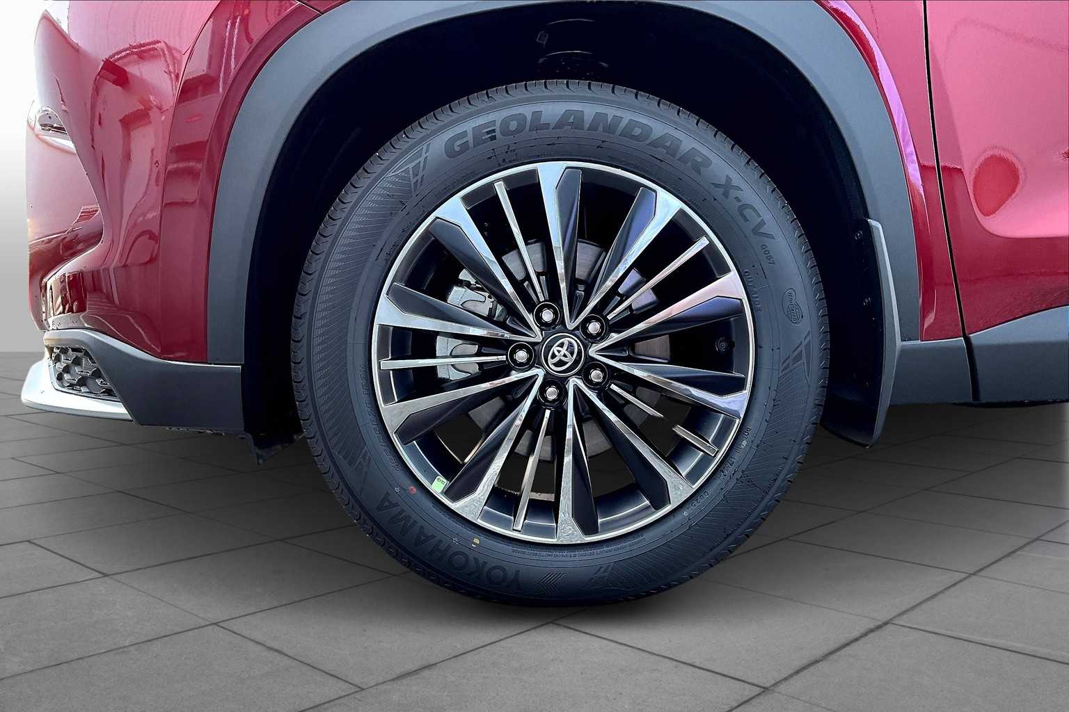 2025 Toyota Grand Highlander Hybrid MAX Platinum AWD photo 11