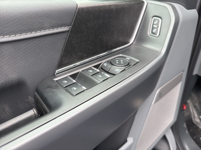 2025 Ford F-150 Lightning photo 19