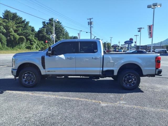 2024 Ford F-250 Lariat photo 2