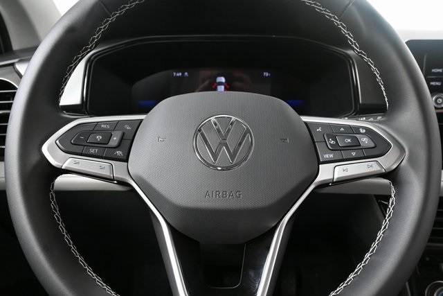 2025 Volkswagen Taos S photo 7