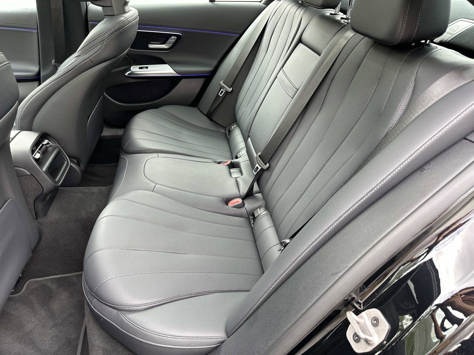 2025 Mercedes Benz E 350 4MATIC photo 9