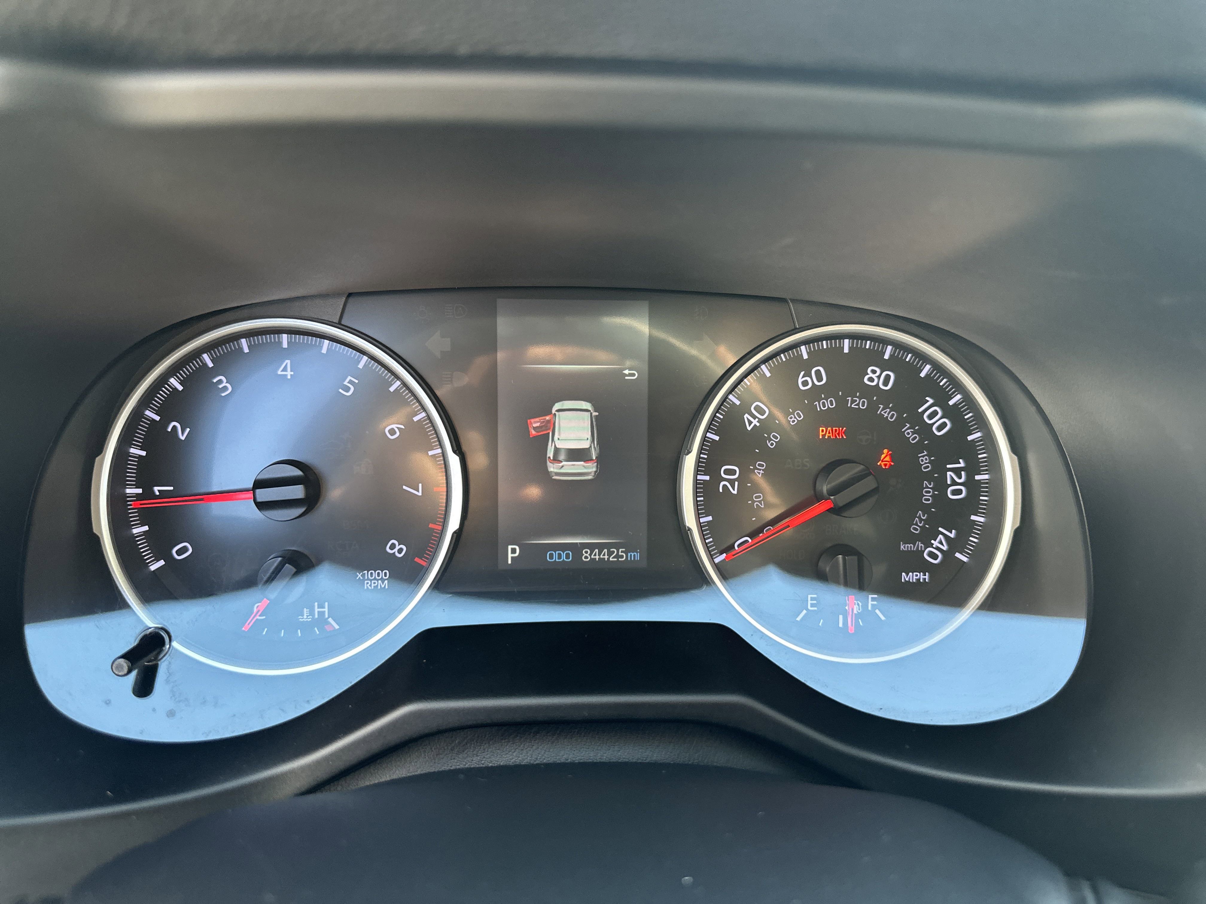 2019 Toyota RAV4 LE photo 4