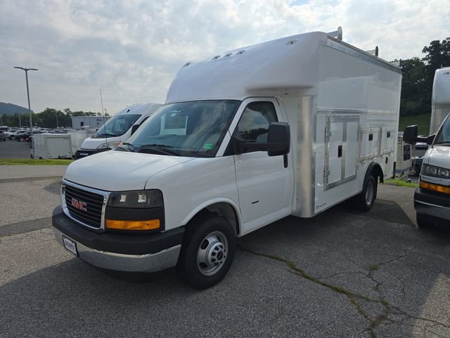 2025 Gmc Savana Cutaway 3500 photo 2