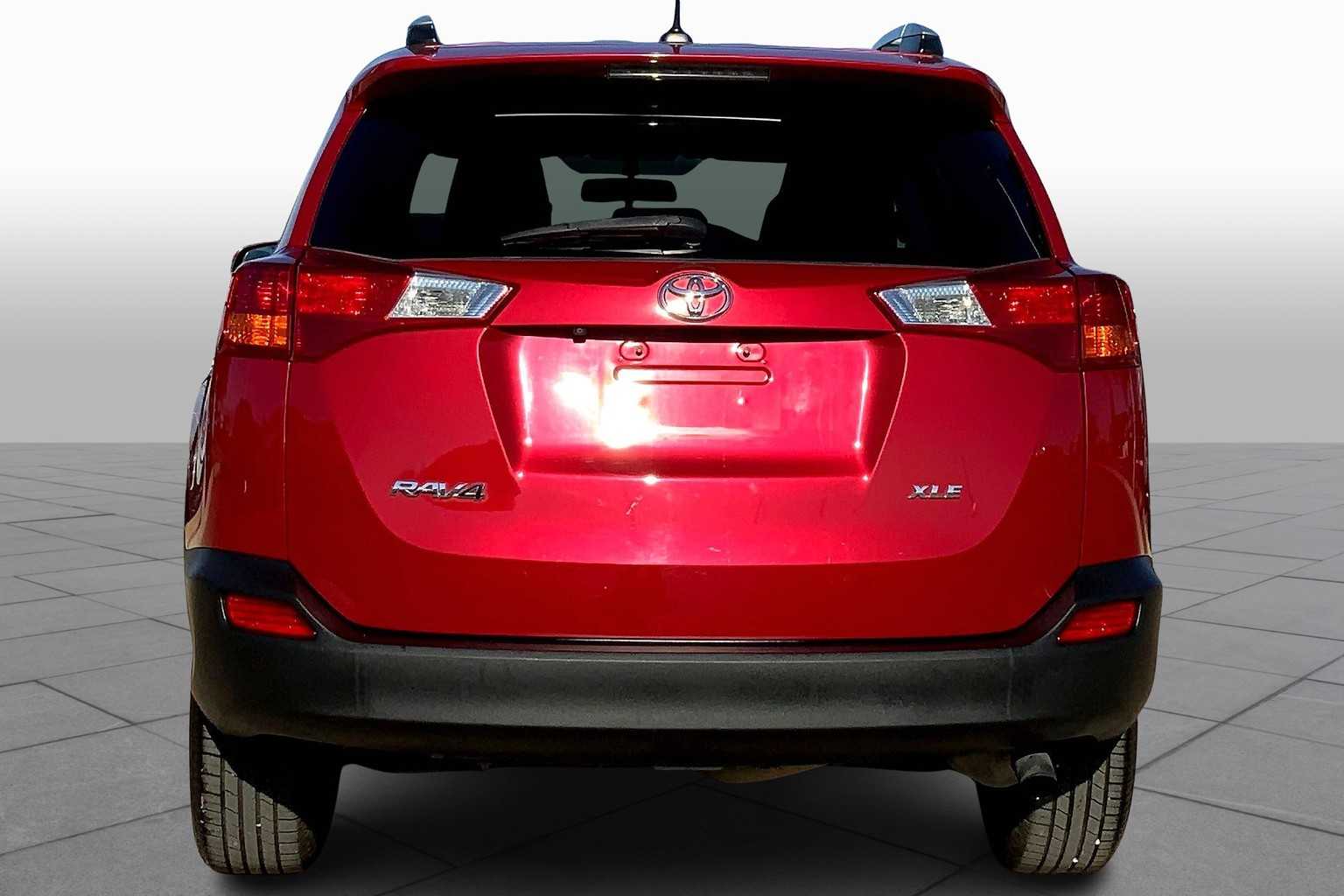 2014 Toyota RAV4 XLE photo 4