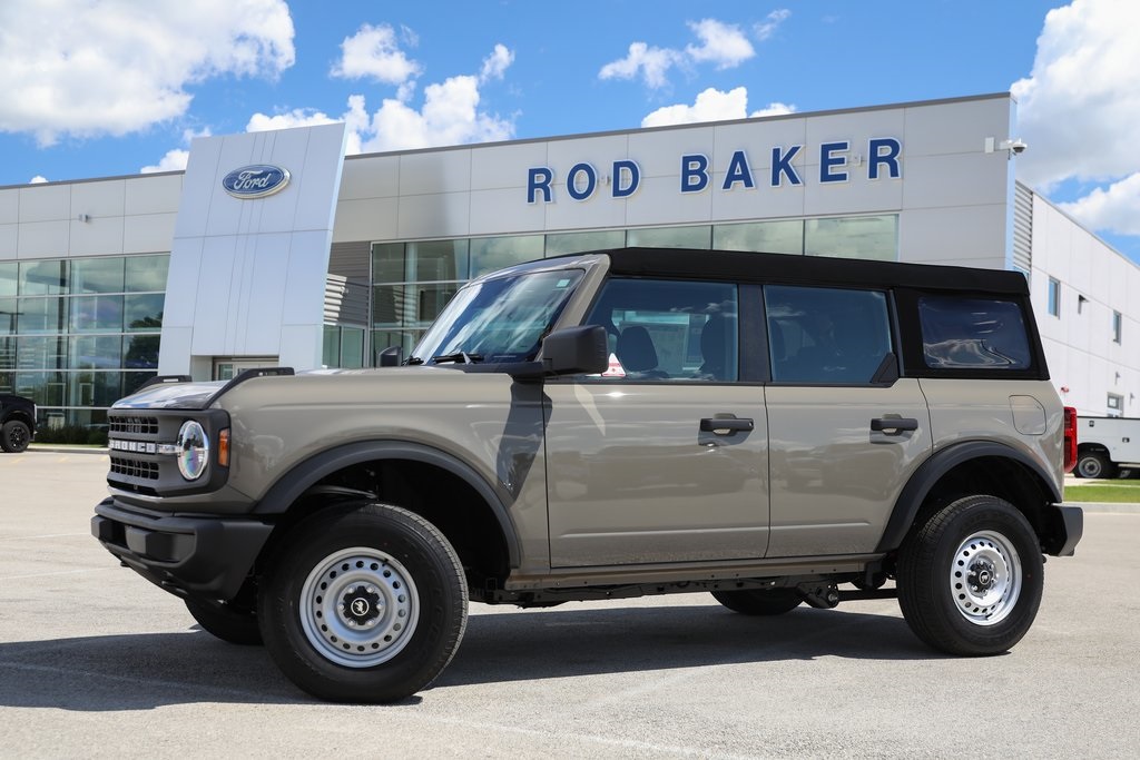2025 Ford Bronco Base photo 2