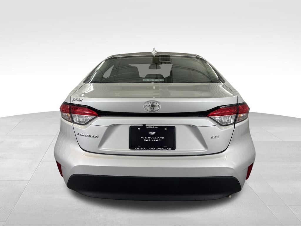 2024 Toyota Corolla LE photo 4