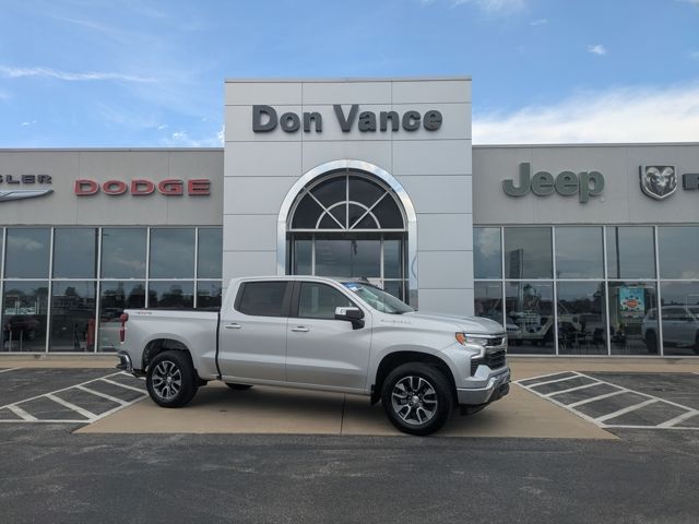 2022 Chevrolet Silverado 1500 LT's photo