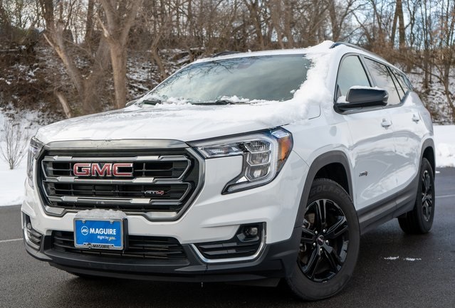 2023 GMC Terrain AT4's photo