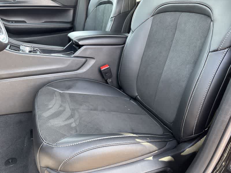 2025 Jeep Grand Cherokee Altitude photo 4