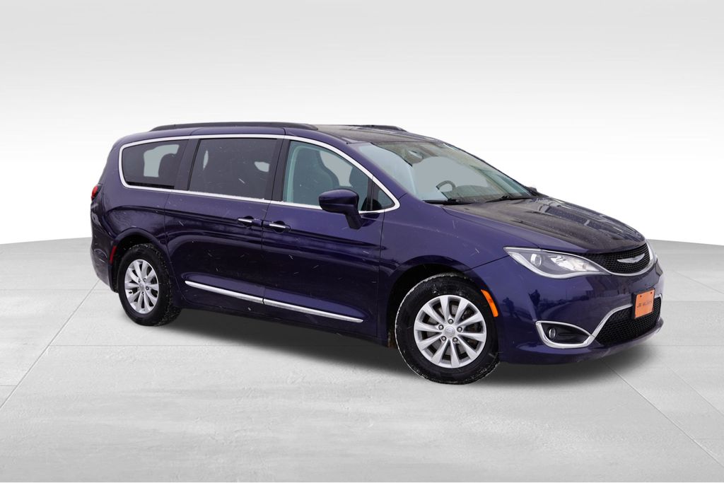 Used 2017 Chrysler Pacifica Touring-L with VIN 2C4RC1BG6HR607780 for sale in Lakeville, MN