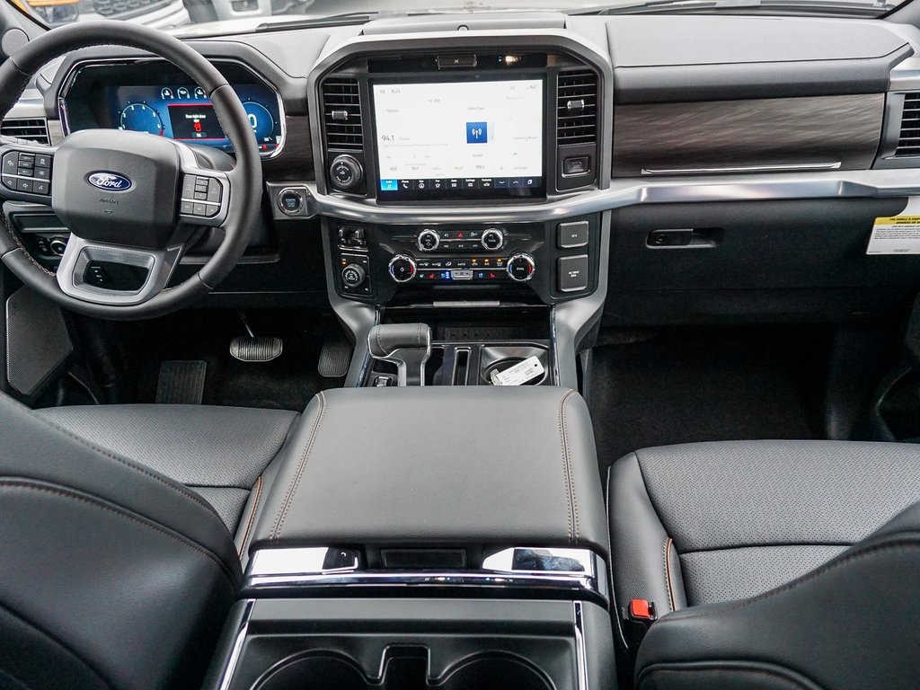 2025 Ford F-150 Lariat photo 13