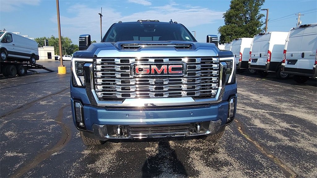 2025 Gmc Sierra 2500 HD Denali photo 3